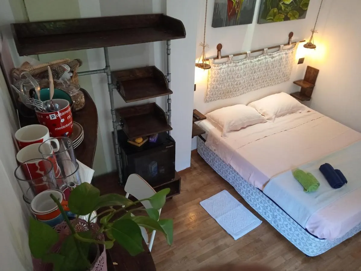 Tzio Roomme アルゲーロ イタリア